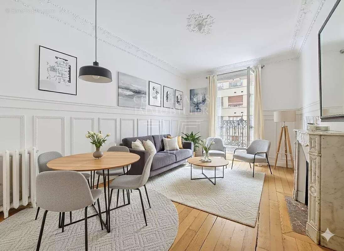 Appartement à PARIS-7E