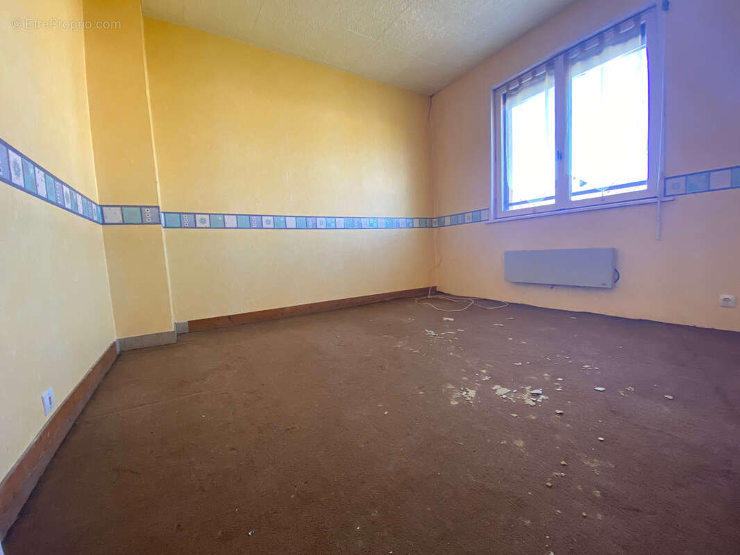 Maison à FEUQUIERES-EN-VIMEU