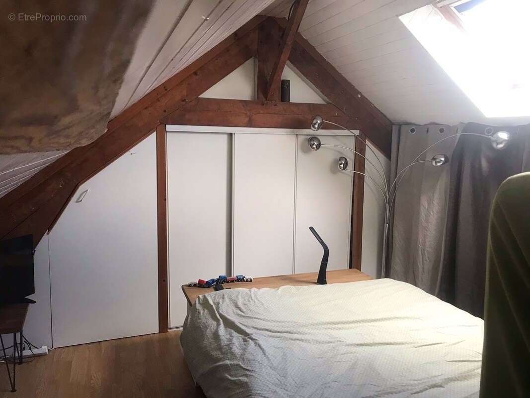 Appartement à FLEURINES