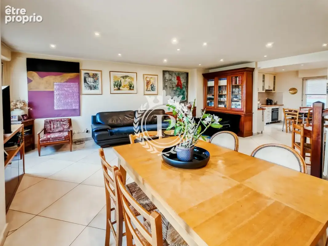 Photo Appartement à Le Raincy au prix de 475 000€