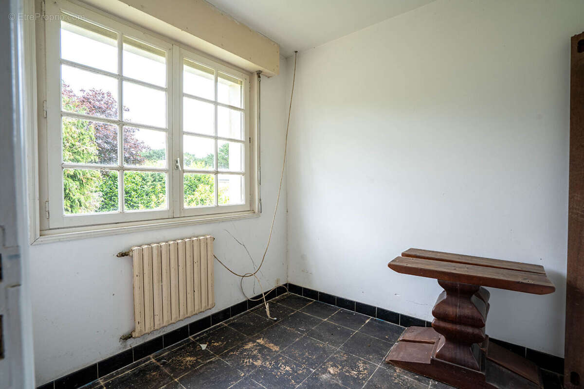 A vendre à Concarneau - Maison familiale à rénover sur terrain de 1475m² - photo 8