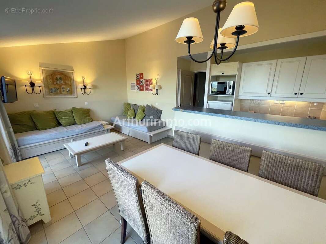 Grimaud - exclusivité : - photo 8