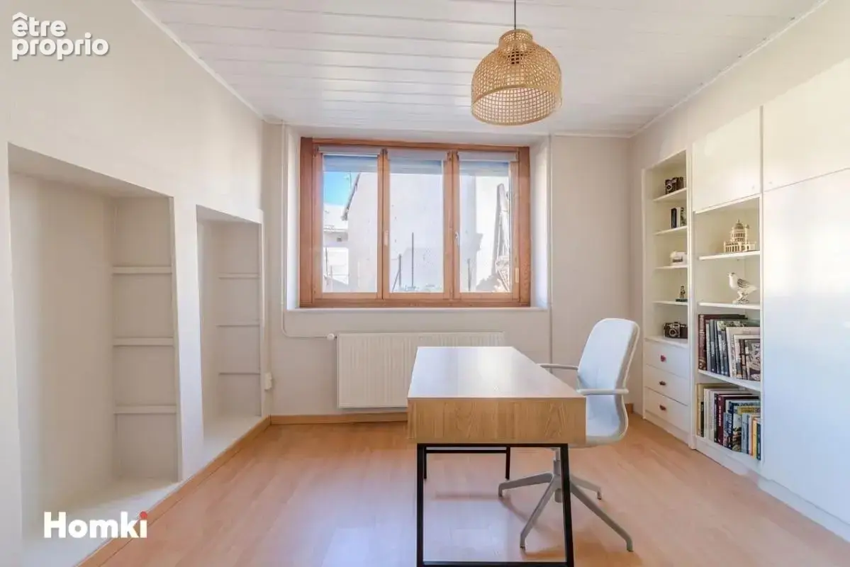 Ferme de village T8 de 168m² entièrement rénovée avec dépendances - Saint-Hymetière-sur-Valouse - photo 7