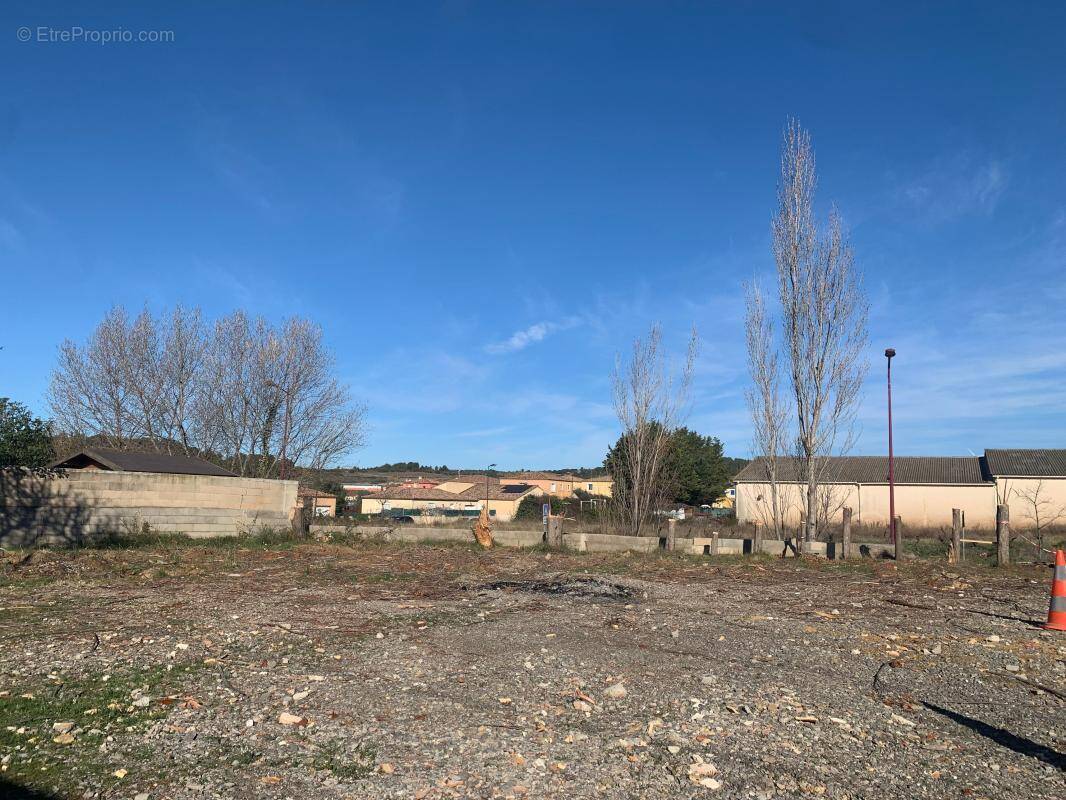 Terrain à VILLEVEYRAC