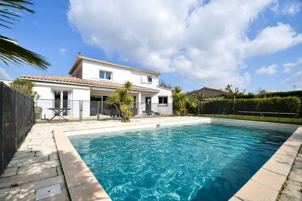 Maison à VAUX-SUR-MER