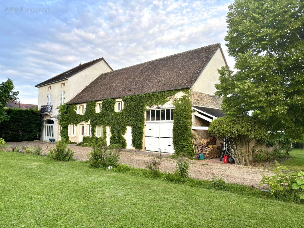 Maison à MEURSANGES