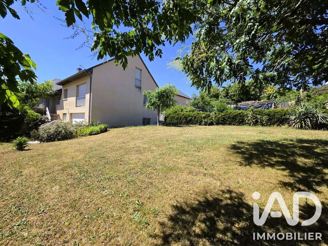 Maison 220 m² à Sainte-Radegonde  - photo 2