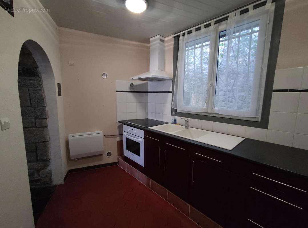 Cuisine - Maison à SAINT-CARADEC-TREGOMEL