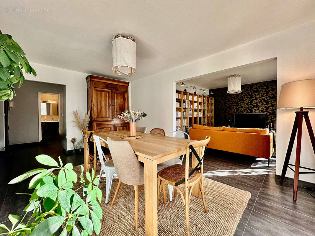 Appartement à FONTENAY-LE-FLEURY