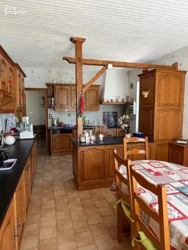Brie. Maison en pierre de 200 m² sur une parcelle de 3392 m² - photo 7
