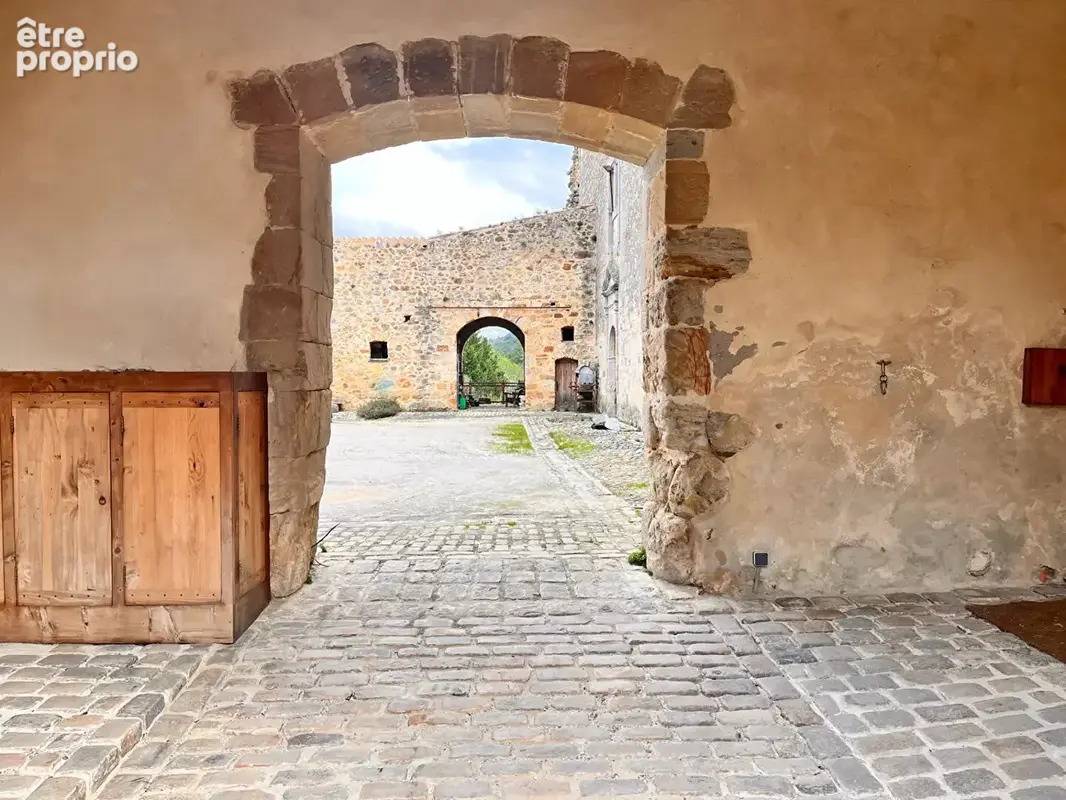 Château du XVIe siècle partiellement rénové - photo 7