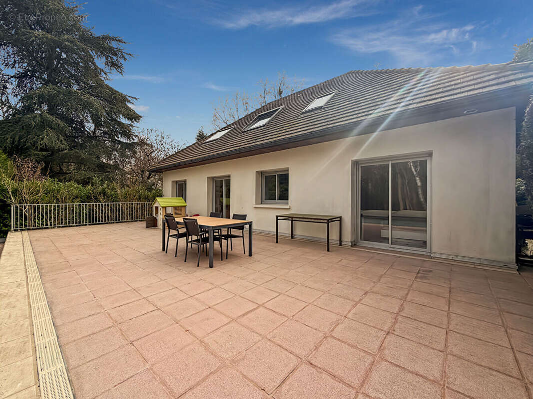 Maison à SAULX-LES-CHARTREUX
