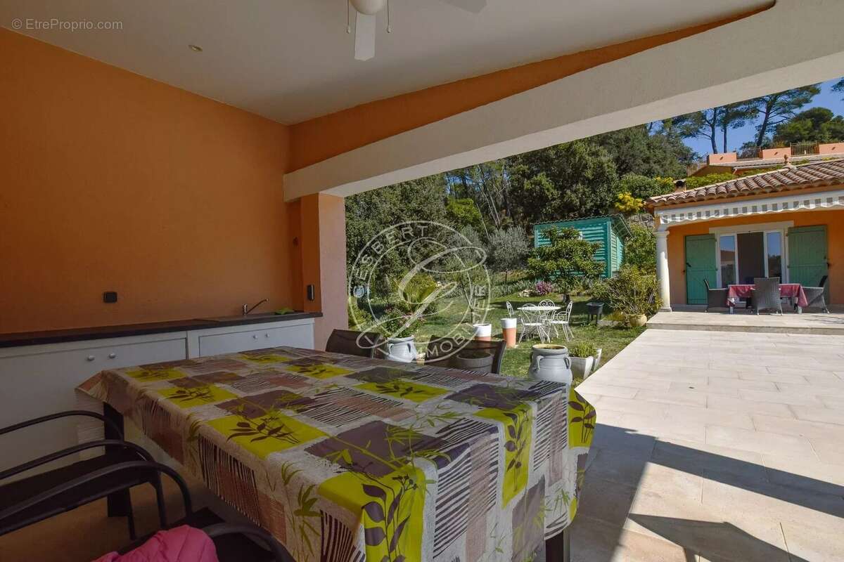A VENDRE - FLAYOSC très belle villa avec vue dominante et piscine - photo 27