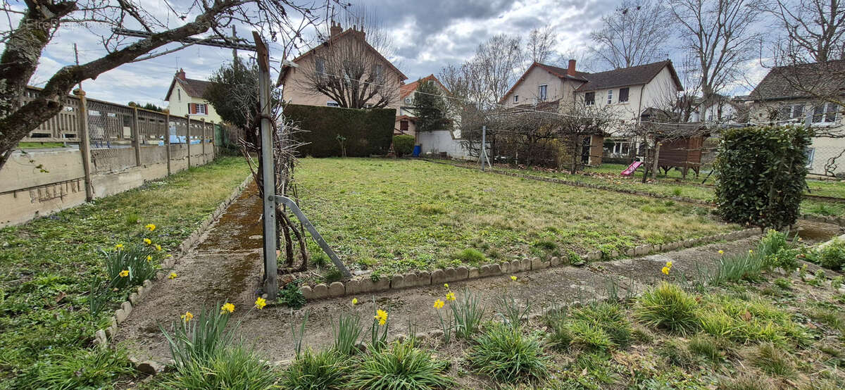 Maison à MONTLUCON