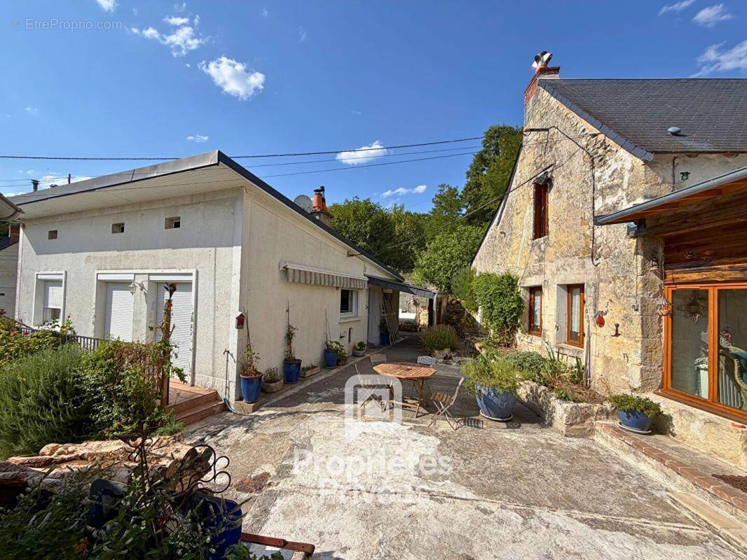 Maison à AZAY-LE-RIDEAU