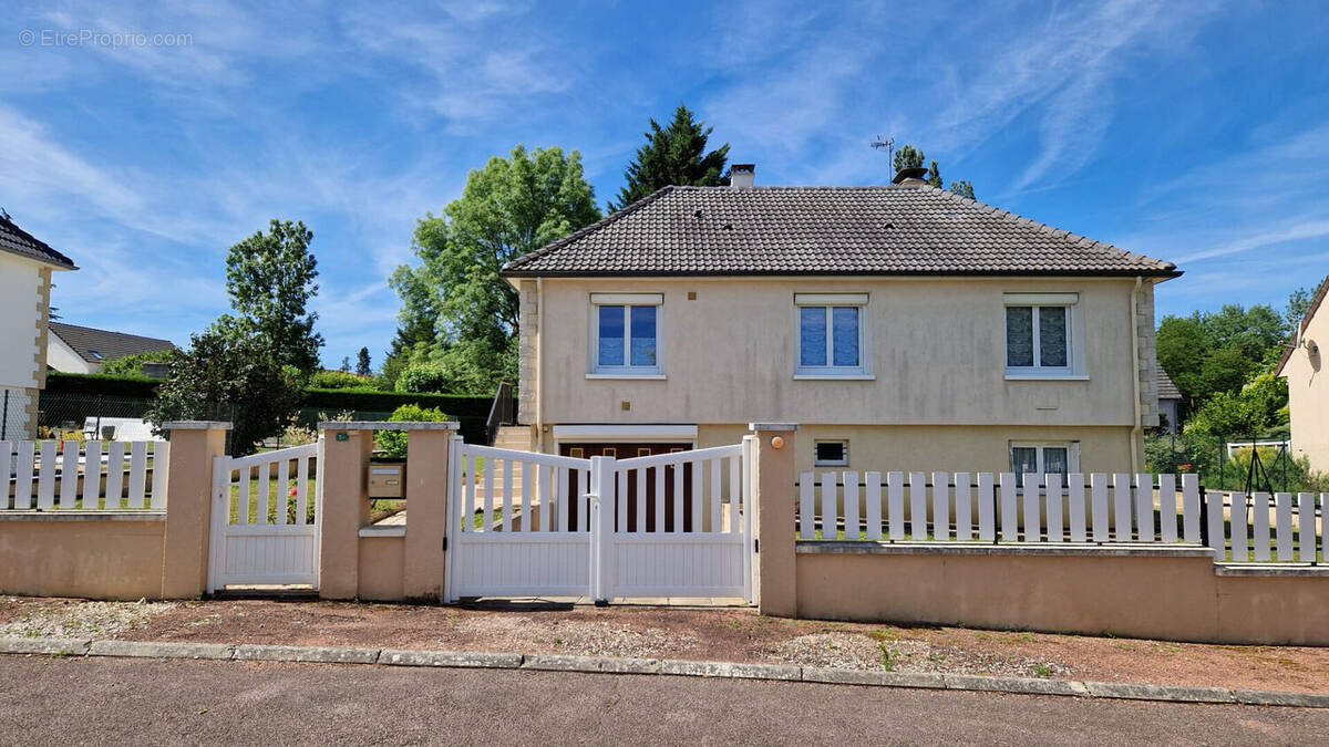 Pavillon sur sous-sol - 5 pieces - 4 chambres - photo 1