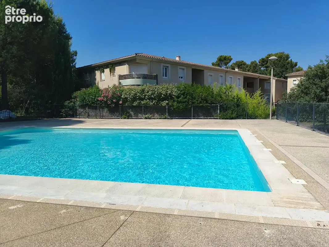 Appartement à VILLENEUVE-LES-AVIGNON
