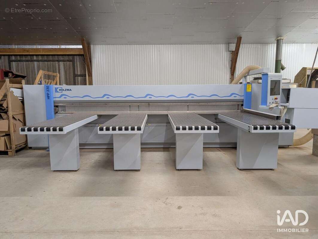 Photo 4 - Commerce à COURGAINS