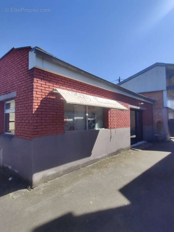Local 280 m2 saintes rd - photo 3