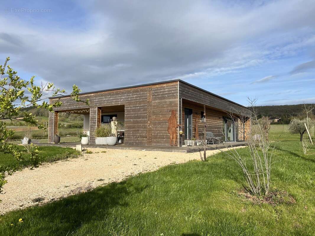 Maison à LA CHAPELLE-SOUS-BRANCION