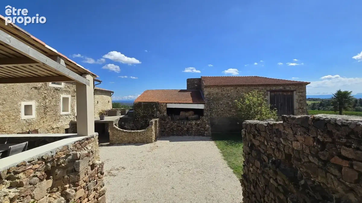 Propriété d'Exception Rénovée – 7.5 hectares - Étang privée - vue panoramique - Piscine - Source - photo 50