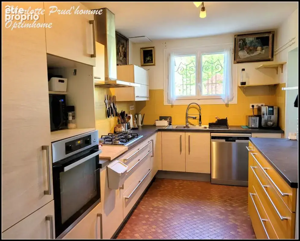 Maison avec vue et jardin arboré - 180m² - photo 2