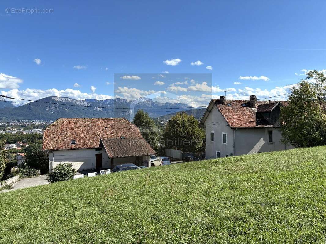 Appartement à POISY