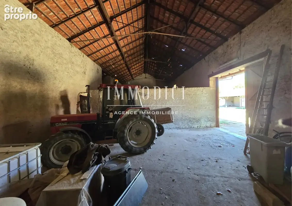 Ancienne ferme avec nombreuses dépendances   134 m2 habitables - photo 3