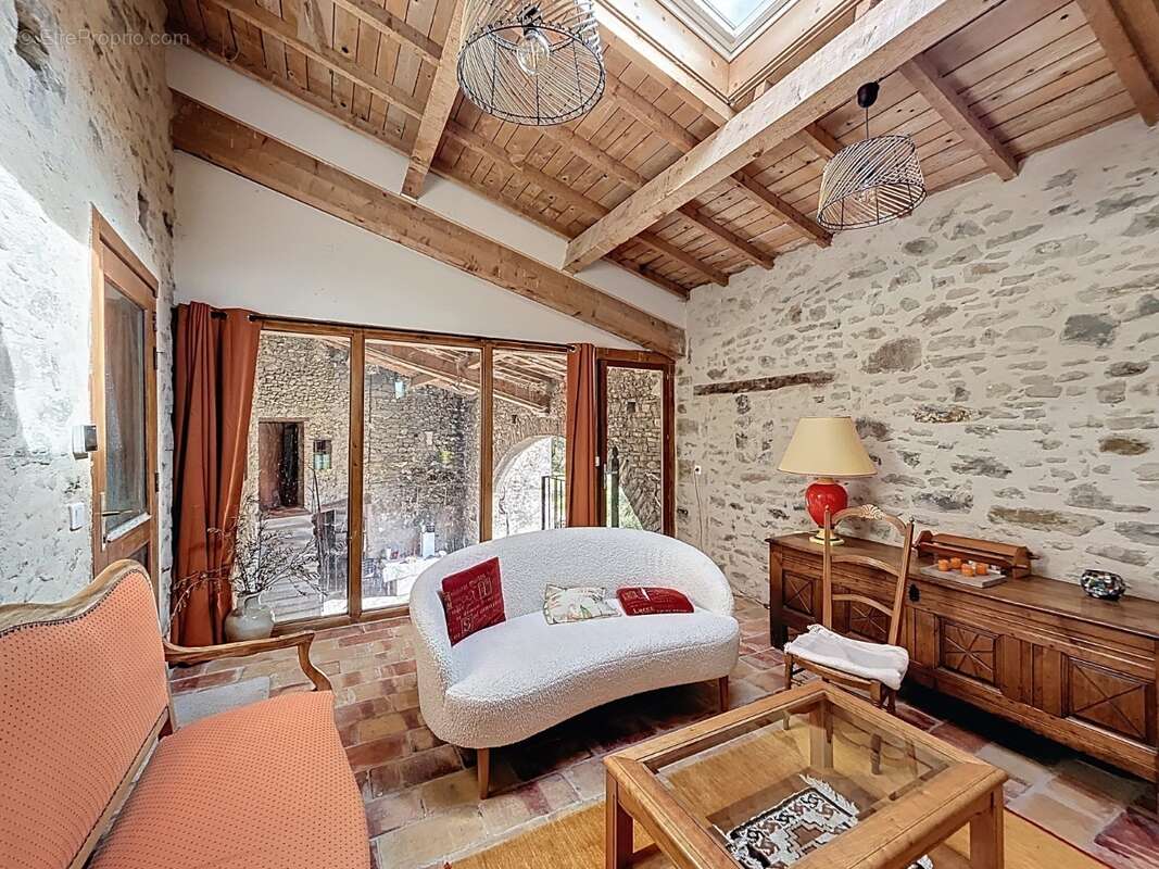 Maison à PONT-DE-BARRET