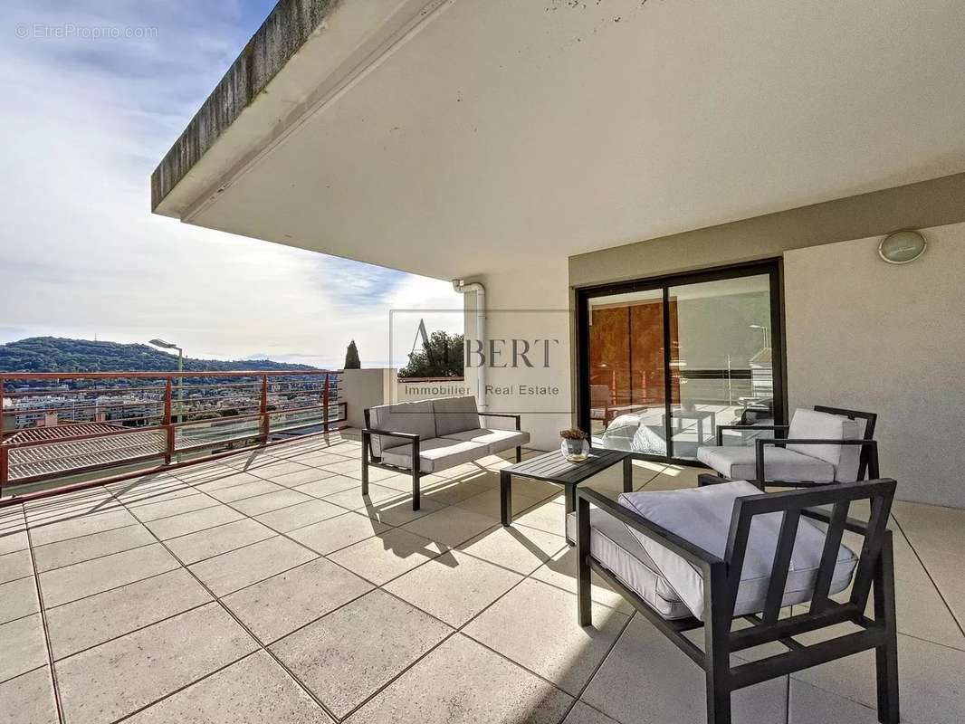 Appartement à LE CANNET