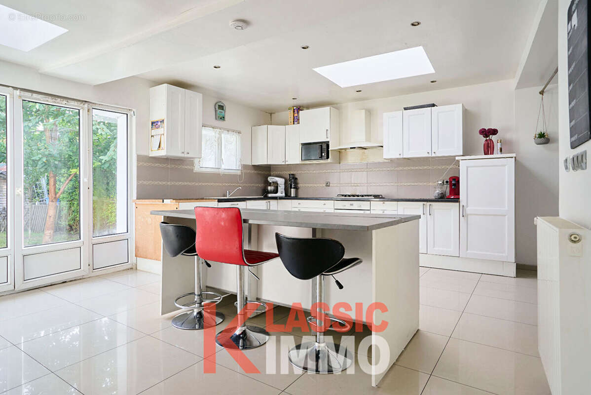 Maison de 191 m² avec Jardin et 6 Chambres - photo 4