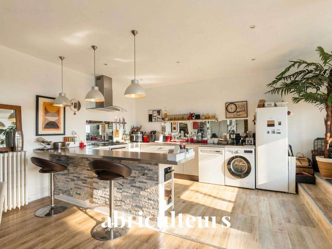 Loft  176 m² – Esprit maison (Colombes Centre / Gare) - photo 2
