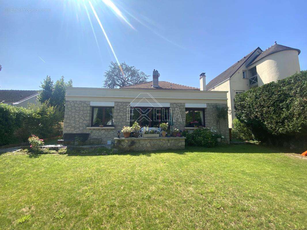 Maison à BONNIERES-SUR-SEINE