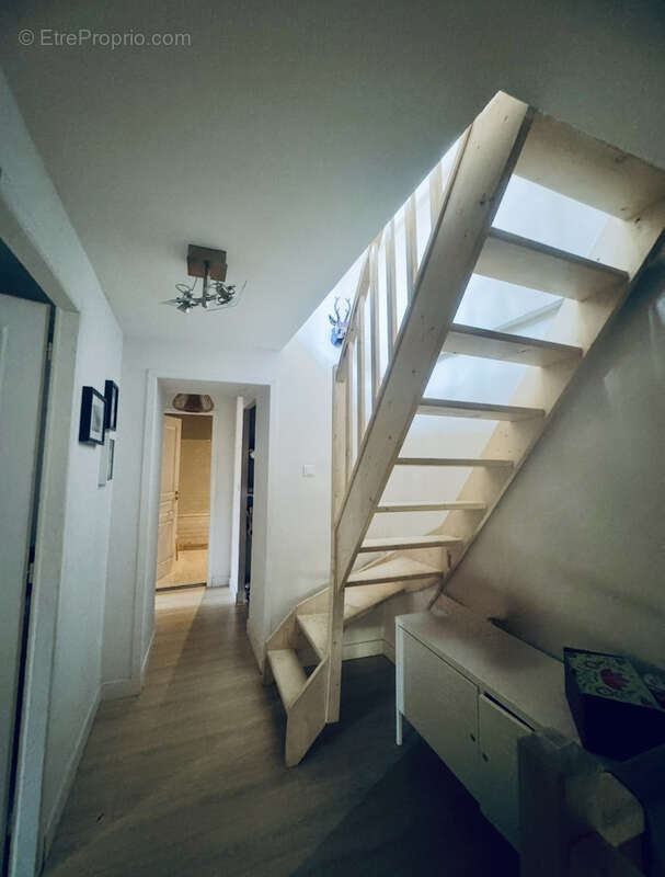 Maison à SATHONAY-VILLAGE