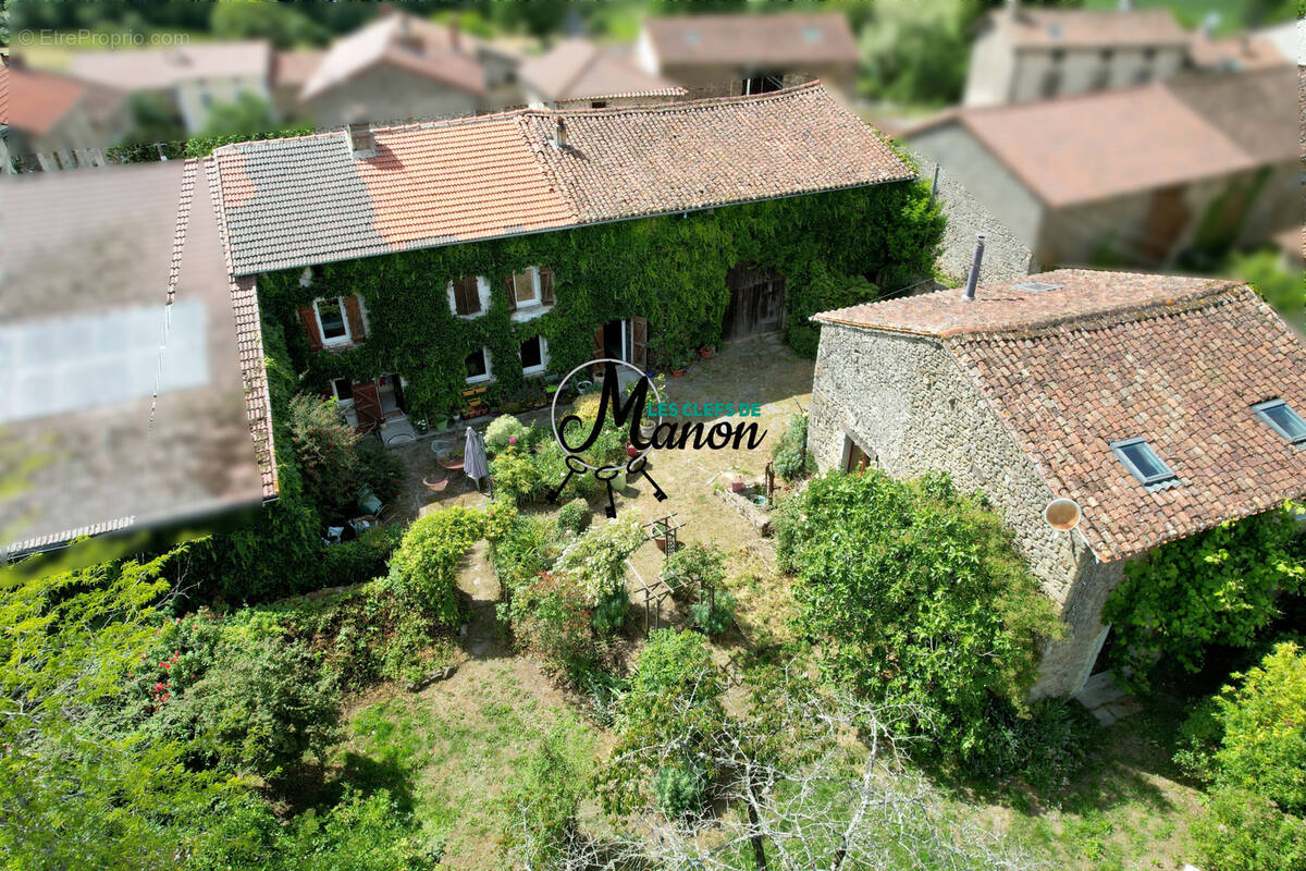 Maison à CHATEAUPONSAC