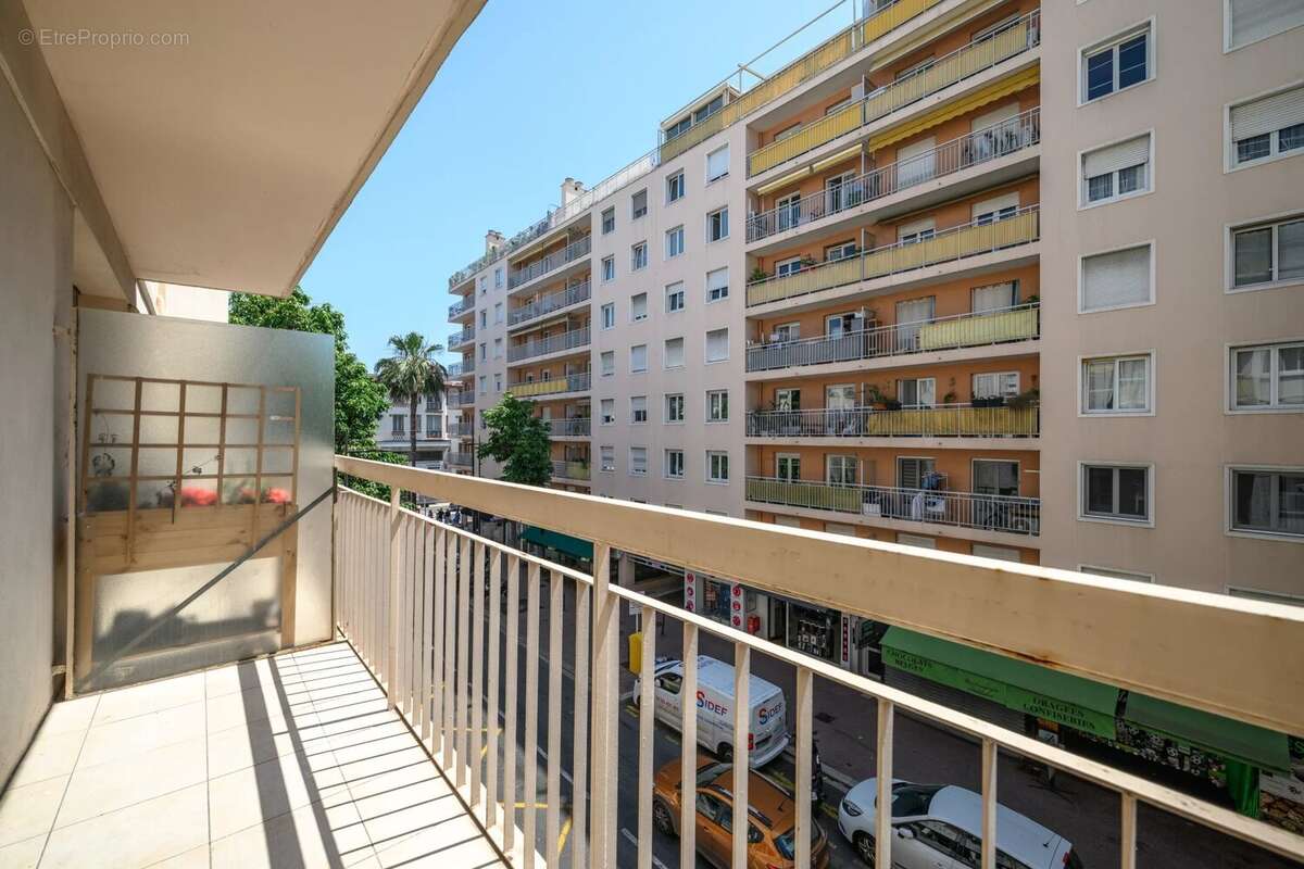 Antibes - 3 pieces - avec balcon et parking - photo 11