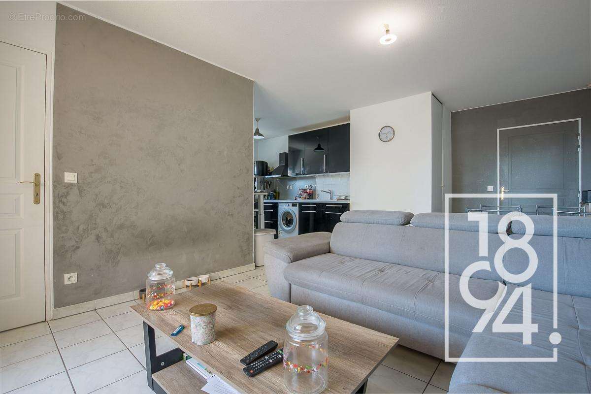 Appartement à MARSEILLE-4E