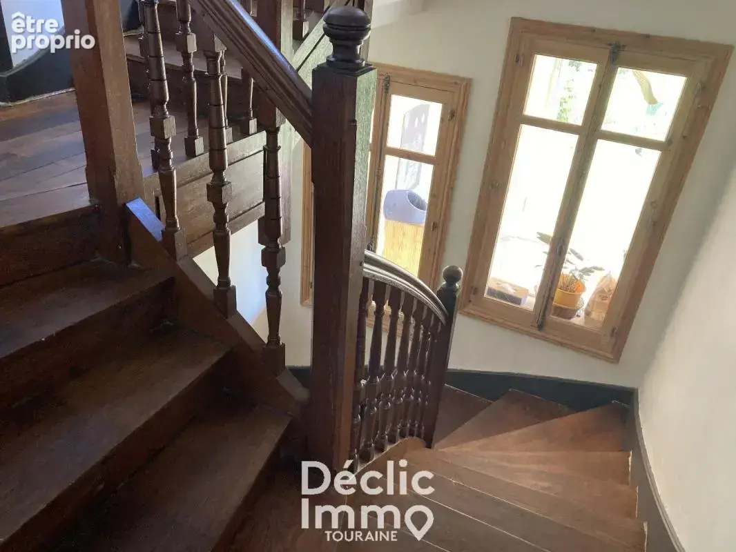 Maison 195 m² à Descartes  - photo 3