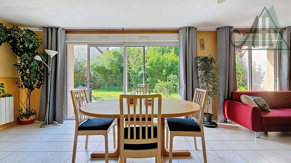 Maison à CHAMPS-SUR-MARNE
