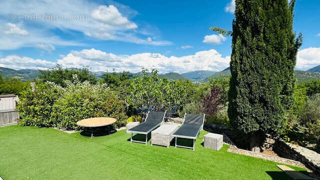 Maison à ENTRECHAUX