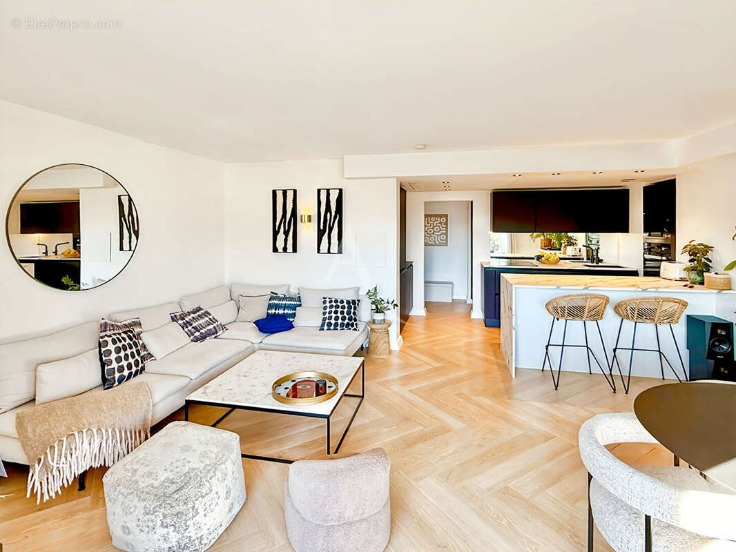 Appartement à MOUGINS