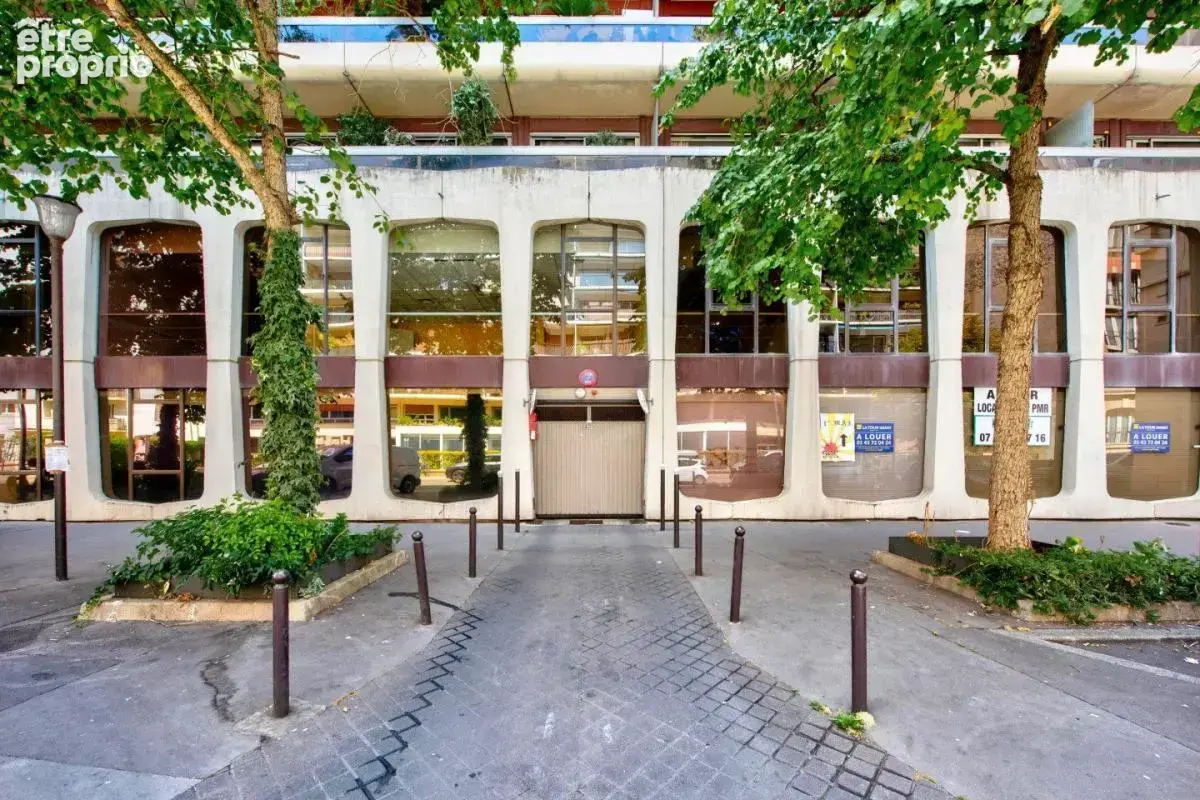 Emplacement de parking 141B rue de Saussure - photo 2