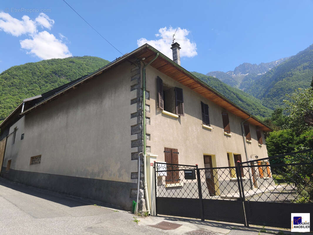 Maison 229 m² à Epierre  - photo 3