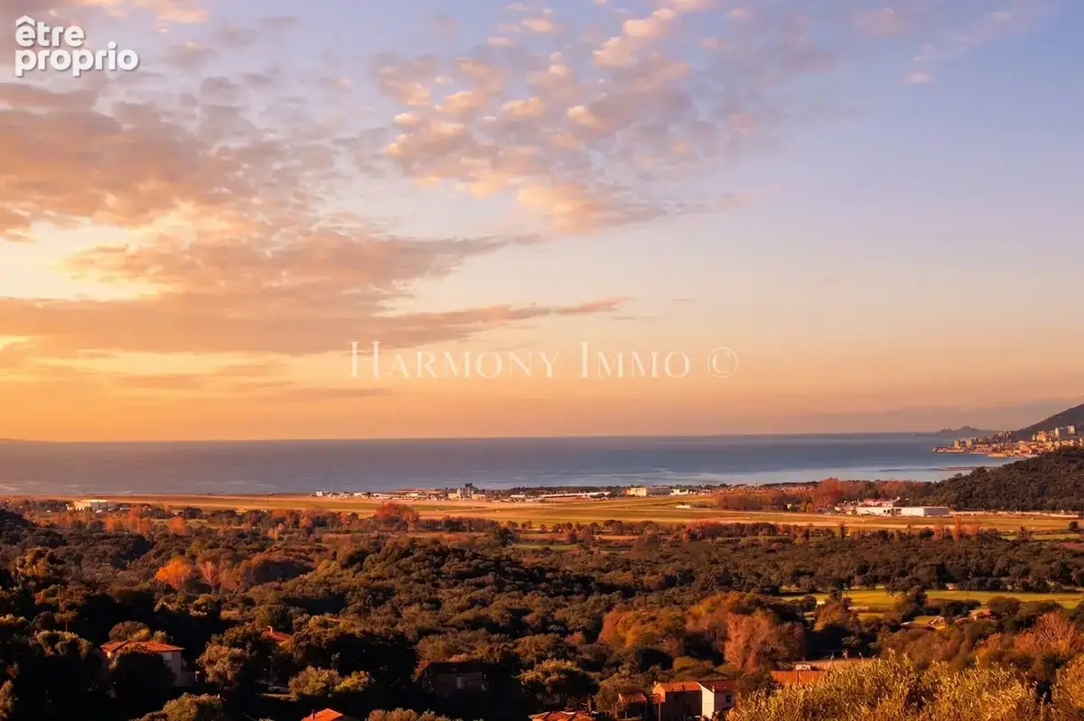 Très jolie vue mer pour ce terrain entièrement viabilisé. LOT 01 - photo 2