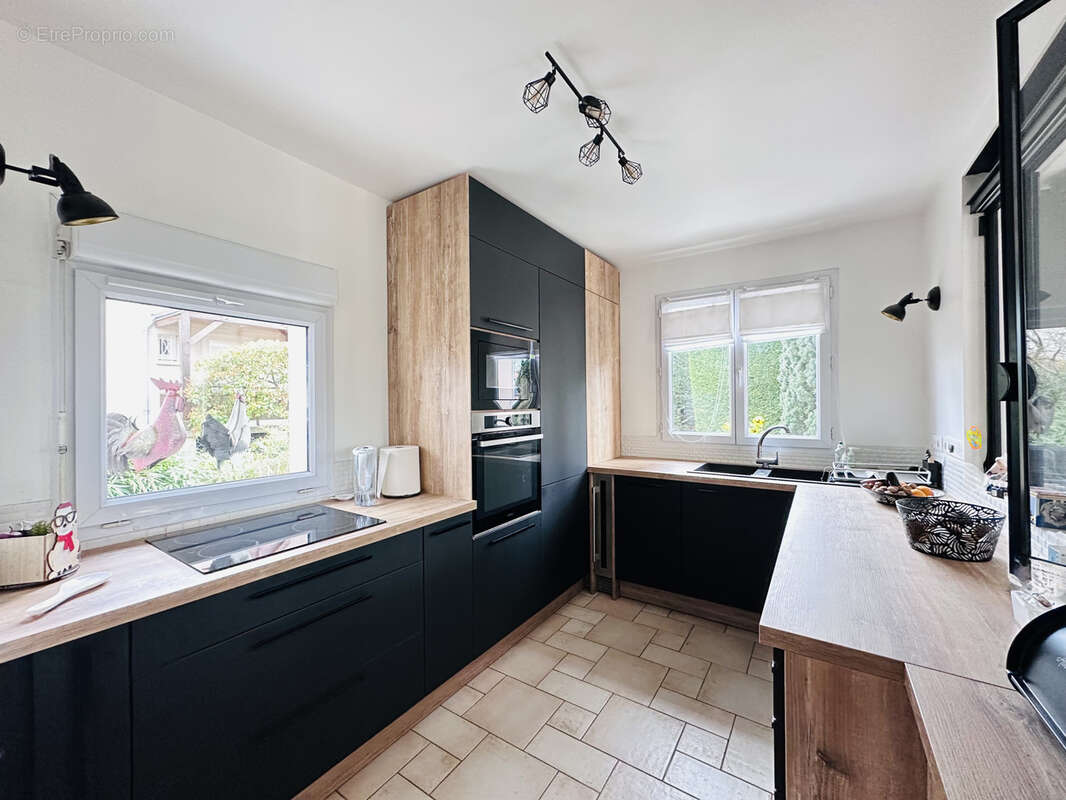 Maison à VERNEUIL-SUR-SEINE