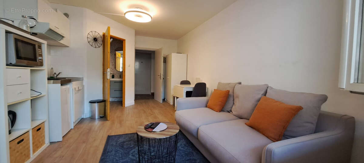 Appartement à SAINT-CYR-SUR-MER