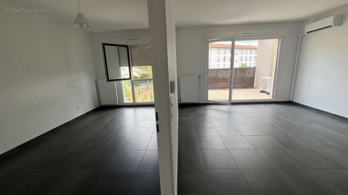 Photo 9 - Appartement à LA TOUR-DE-SALVAGNY