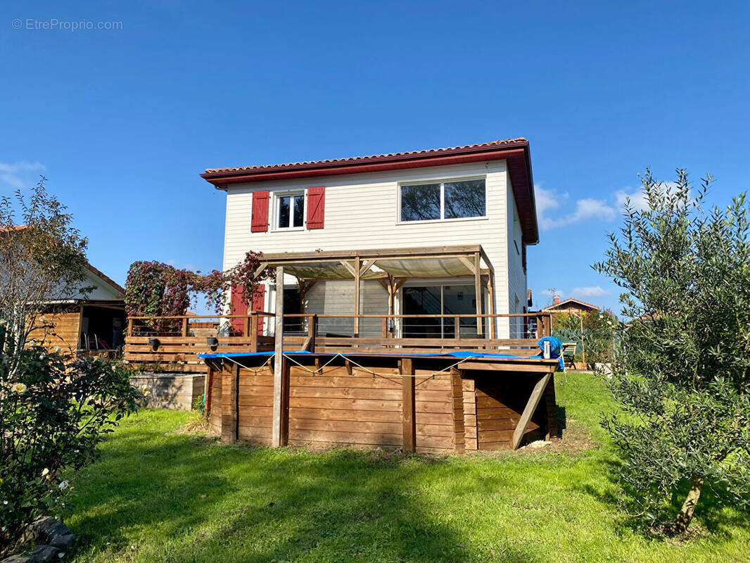 Maison à SAINT-LAURENT-DE-GOSSE