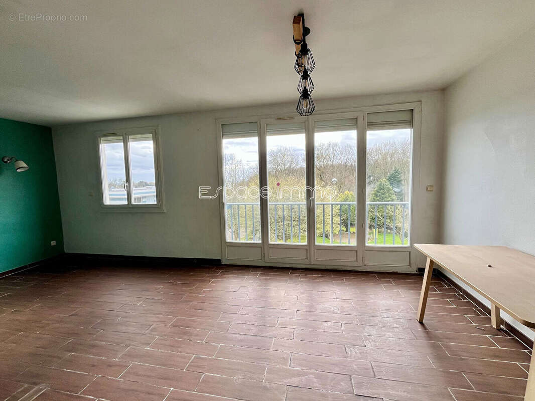 Appartement à MONT-SAINT-AIGNAN