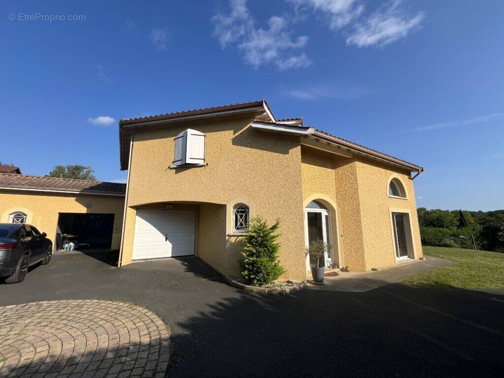 Maison à CAILLOUX-SUR-FONTAINES